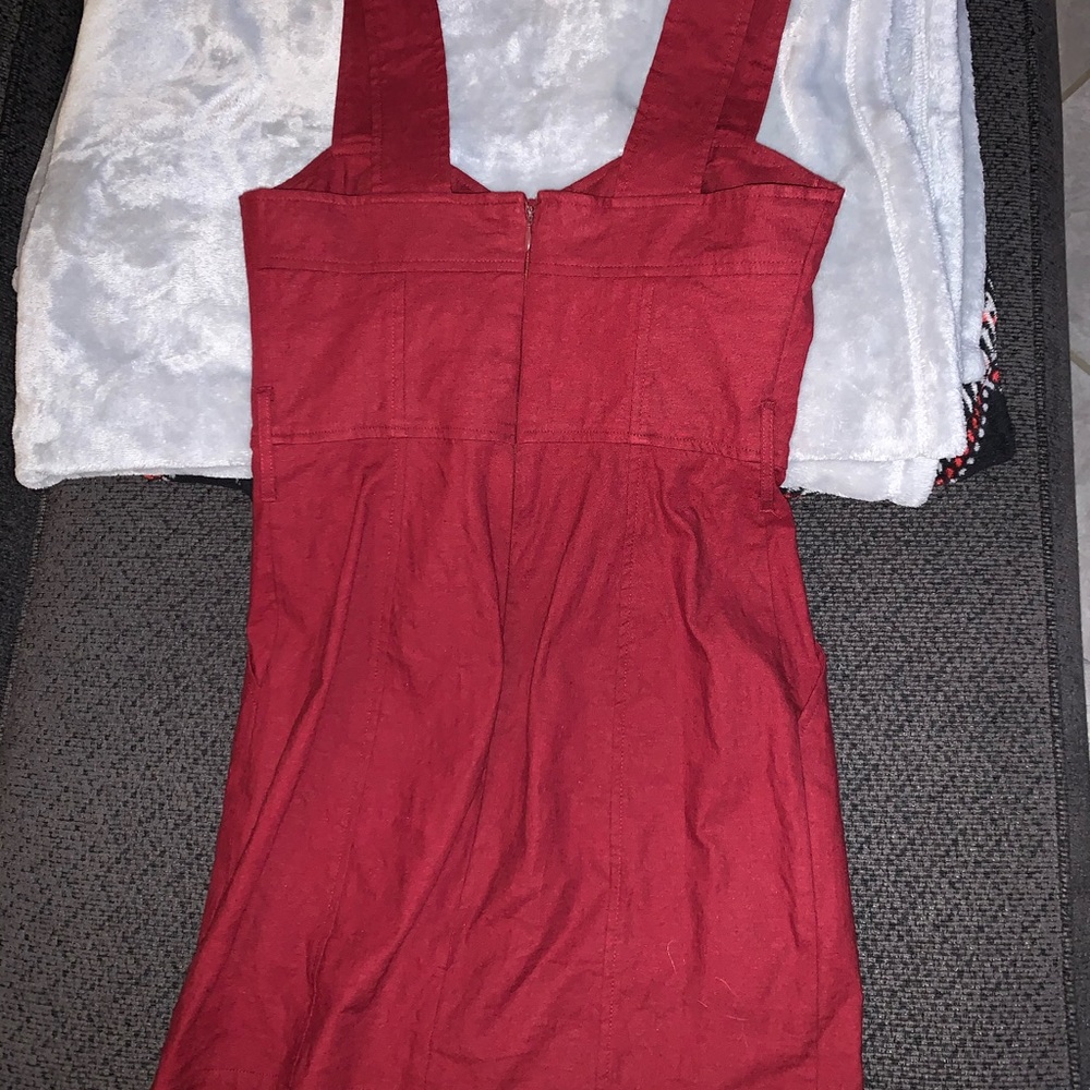 Red dress - Picture 3 of 4